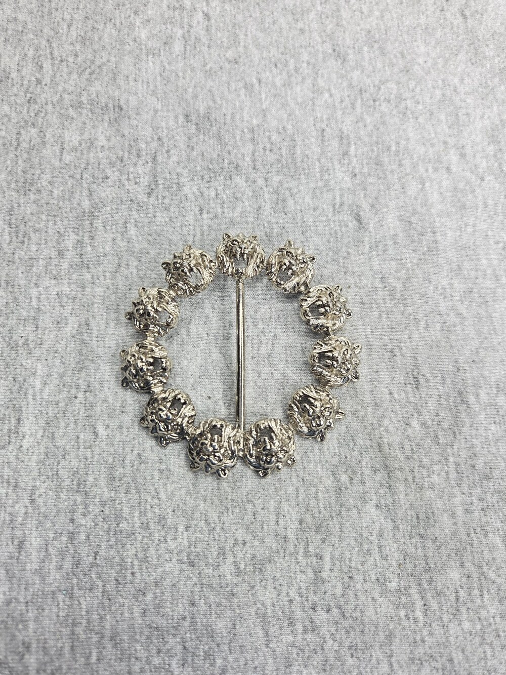 Vintage Lion Head Wreath Scarf Slide Buckle Silver Tone Round Ornate 1980s